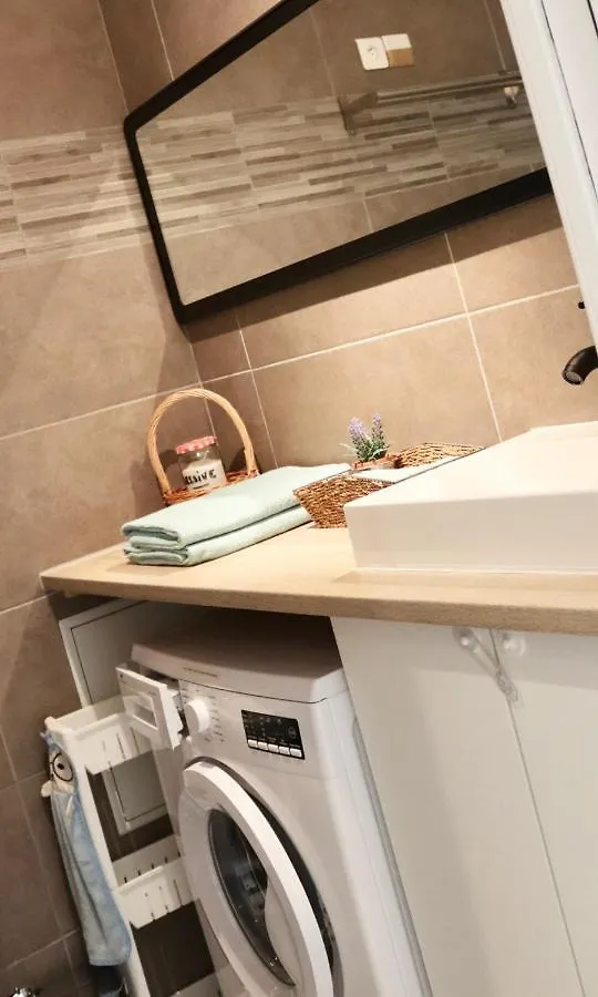 Appartement De 45 M2 En Rez-De-Villa Avec Jardin Hyères Apartman