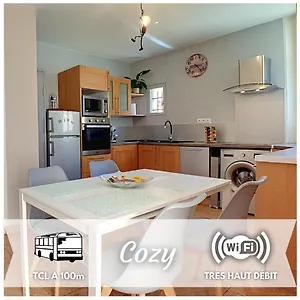 https://m-cozy-frais-tout-lete.hotels-rhonealpes.com