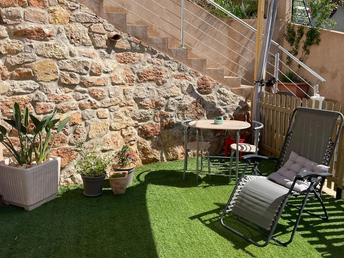 Appartement De 45 M2 En Rez-De-Villa Avec Jardin Hyeres Apartment